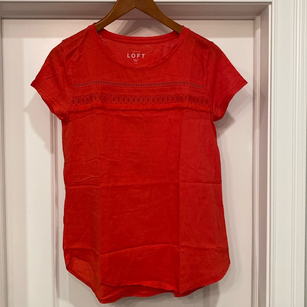 100% cotton orange T-shirt with detailing